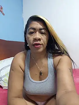 Snapshot of Tocameamor chatting on 05/28/26, 01:36 Tocameamor online show from 05/28/26, 01:36