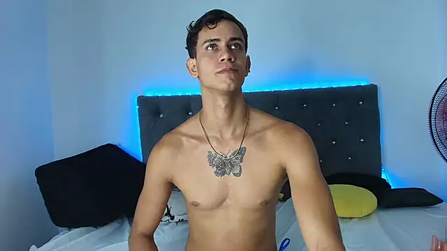 Snapshot of Maximiliano__Fire chatting on 09/08/25, 07:02 Maximiliano Fire online show from 09/08/25, 07:02