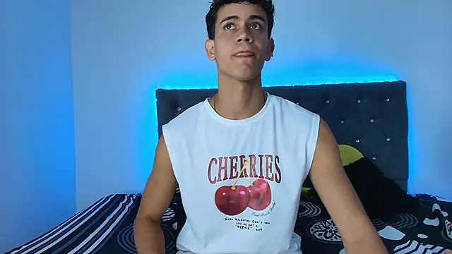 Snapshot of Maximiliano__Fire chatting on 09/15/25, 07:03 Maximiliano Fire online show from 09/15/25, 07:03