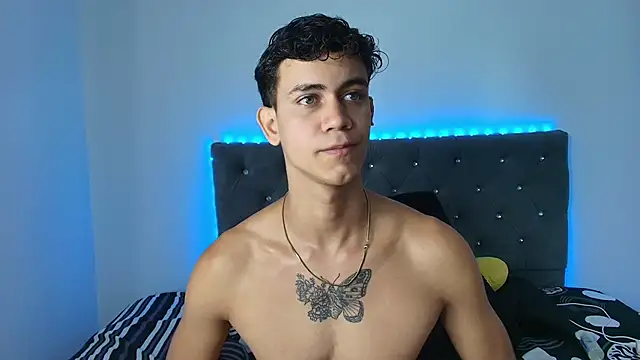 Snapshot of Maximiliano__Fire chatting on 09/18/25, 07:05 Maximiliano Fire online show from 09/18/25, 07:05