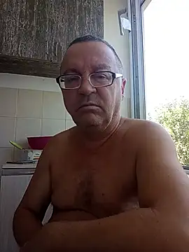 Snapshot of Vali1969 chatting on 07/31/26, 09:09 Vali1969 online show from 07/31/26, 09:09