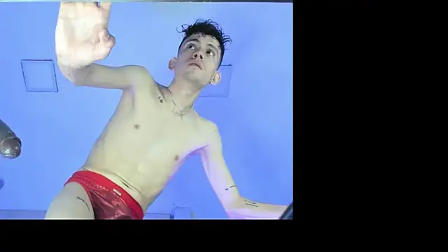 Snapshot of ValentinoMoreti chatting on 11/23/25, 06:02 ValentinoMoreti online show from 11/23/25, 06:02