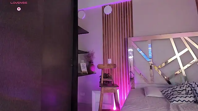 sweetviolet   online show from 02/12/26, 12:22