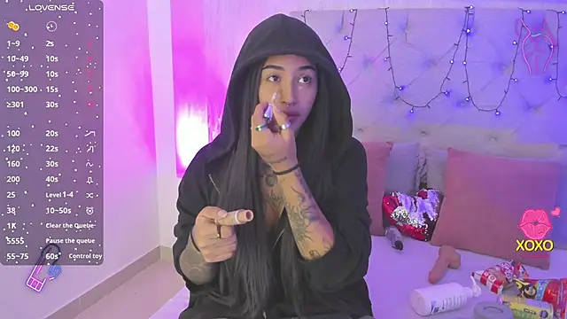 Snapshot of goth_tasha chatting on 10/22/25, 07:35 goth tasha online show from 10/22/25, 07:35