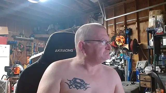 Randomoldguy615 online show from 03/07/26, 04:42