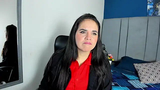 Snapshot of laura_hotties chatting on 02/09/26, 12:53 laura hotties online show from 02/09/26, 12:53