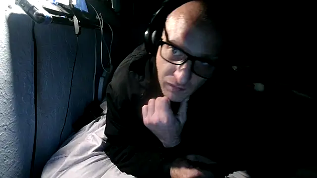 Snapshot of PornStro921 chatting on 10/30/25, 08:20 PornStro921 online show from 10/30/25, 08:20