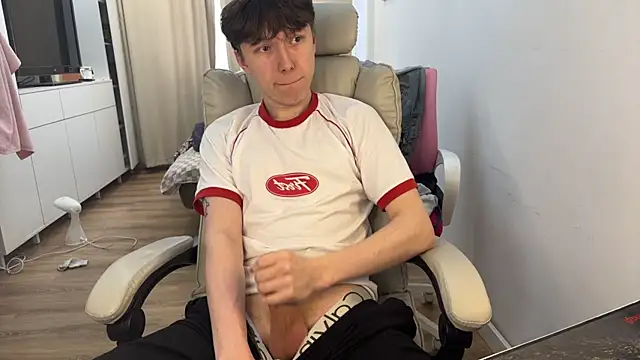 Snapshot of tommy_colson chatting on 10/29/25, 09:11 tommy colson online show from 10/29/25, 09:11