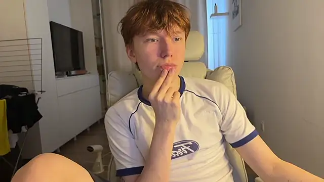 Snapshot of tommy_colson chatting on 11/17/25, 10:32 tommy colson online show from 11/17/25, 10:32