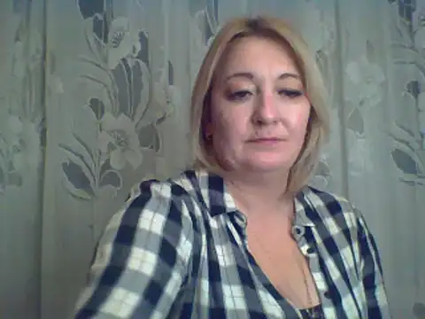 Snapshot of ArielXLoveresss chatting on 02/27/25, 04:10 ArielXLoveresss online show from 02/27/25, 04:10