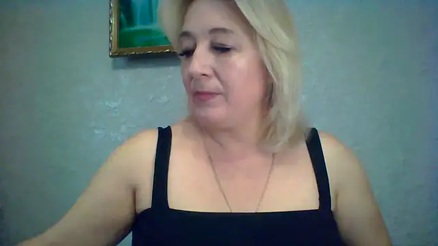 Snapshot of ArielXLoveresss chatting on 10/03/25, 08:00 ArielXLoveresss online show from 10/03/25, 08:00