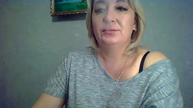 Snapshot of ArielXLoveresss chatting on 10/04/25, 08:56 ArielXLoveresss online show from 10/04/25, 08:56