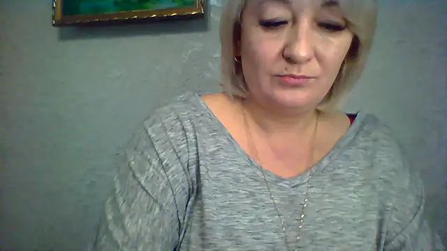 ArielXLoveresss online show from 10/28/25, 07:01