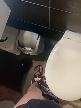 Snapshot of rogerdik76 chatting on 09/14/25, 07:07 rogerdik76 online show from 09/14/25, 07:07