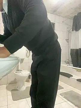 Snapshot of rogerdik76 chatting on 02/20/26, 06:48 rogerdik76 online show from 02/20/26, 06:48