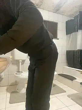 Snapshot of rogerdik76 chatting on 03/03/26, 06:19 rogerdik76 online show from 03/03/26, 06:19