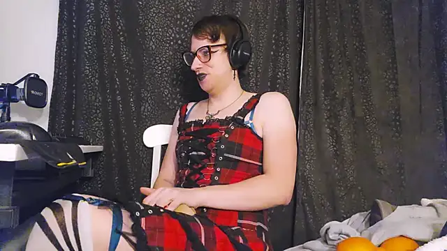 ArcadiaFrostLive online show from 02/25/25, 02:14