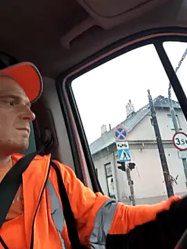 Snapshot of great_feeling chatting on 10/14/25, 01:01 great feeling online show from 10/14/25, 01:01