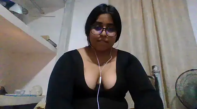 Snapshot of virginbrunette99 chatting on 02/26/25, 11:59 virginbrunette99 online show from 02/26/25, 11:59