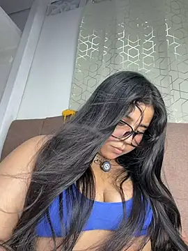 Snapshot of virginbrunette99 chatting on 06/05/26, 05:58 virginbrunette99 online show from 06/05/26, 05:58