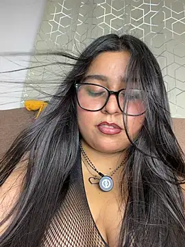 Snapshot of virginbrunette99 chatting on 06/17/26, 05:54 virginbrunette99 online show from 06/17/26, 05:54