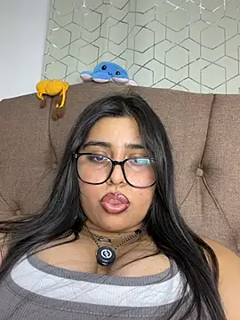 Snapshot of virginbrunette99 chatting on 06/20/26, 04:48 virginbrunette99 online show from 06/20/26, 04:48