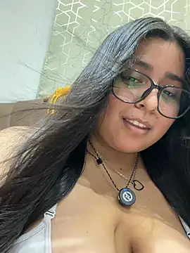 Snapshot of virginbrunette99 chatting on 07/13/26, 06:05 virginbrunette99 online show from 07/13/26, 06:05
