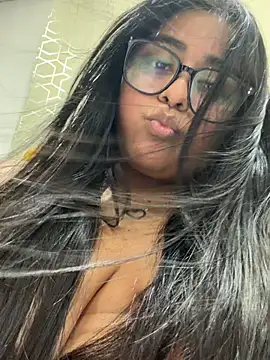 Snapshot of virginbrunette99 chatting on 07/17/26, 06:31 virginbrunette99 online show from 07/17/26, 06:31