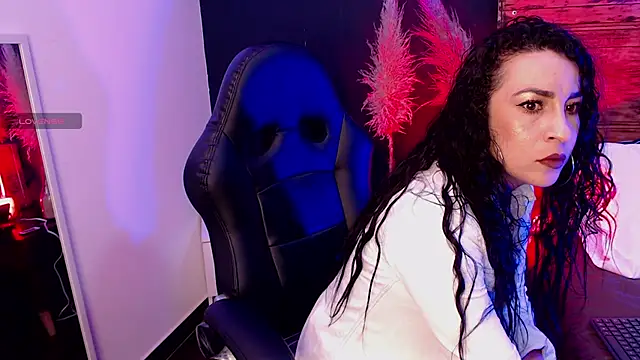 Bella williamss  online show from 03/07/25, 09:06