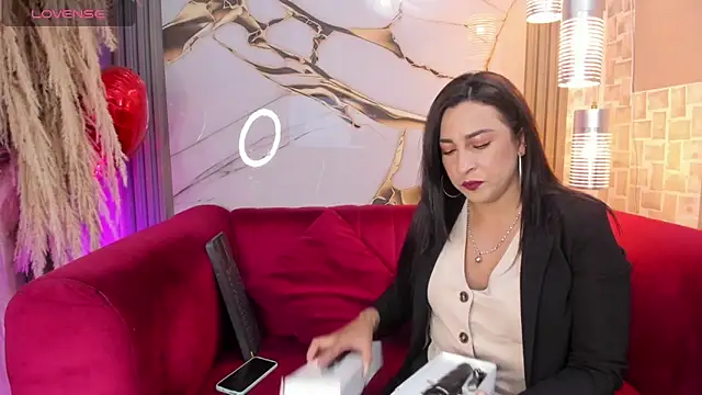 Bella williamss  online show from 10/17/25, 07:49