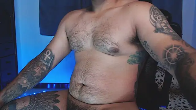 Snapshot of maxflurry_ chatting on 04/20/26, 10:40 maxflurry online show from 04/20/26, 10:40