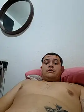 Snapshot of comcoroas chatting on 02/23/25, 01:21 comcoroas online show from 02/23/25, 01:21