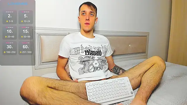 Snapshot of your_super_hero chatting on 12/03/25, 04:42 your super hero online show from 12/03/25, 04:42