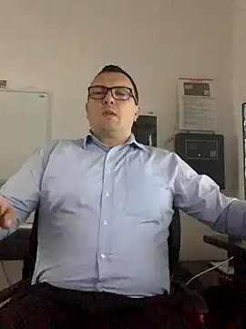 Snapshot of Mike8523 chatting on 10/30/25, 05:09 Mike8523 online show from 10/30/25, 05:09