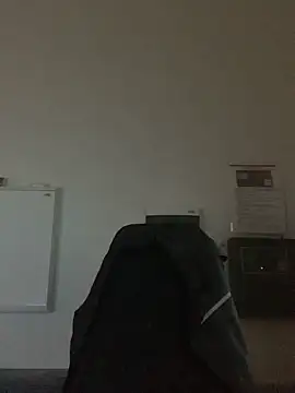 Snapshot of Mike8523 chatting on 11/11/25, 05:35 Mike8523 online show from 11/11/25, 05:35