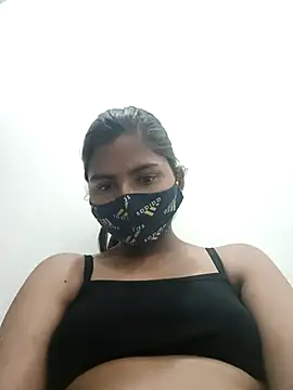 Snapshot of heena-3678 chatting on 03/21/25, 05:43 heena-3678 online show from 03/21/25, 05:43