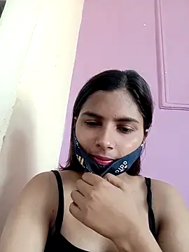 Snapshot of heena-3678 chatting on 09/22/25, 04:58 heena-3678 online show from 09/22/25, 04:58