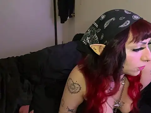 Snapshot of ChrryFoxx chatting on 03/12/25, 06:29 ChrryFoxx online show from 03/12/25, 06:29