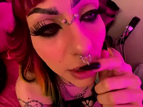 Snapshot of ChrryFoxx chatting on 10/15/25, 08:36 ChrryFoxx online show from 10/15/25, 08:36