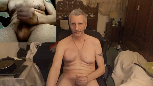 Snapshot of maxdaddy690 chatting on 03/09/26, 10:03 maxdaddy690 online show from 03/09/26, 10:03