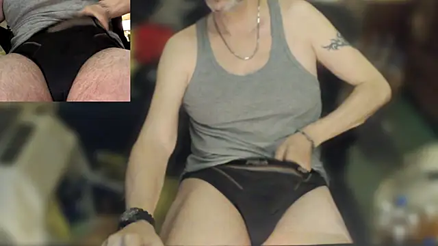 maxdaddy690 online show from 05/01/26, 02:27