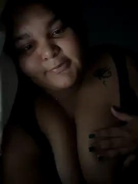 Snapshot of thataa_paixao chatting on 10/15/25, 08:47 thataa paixao online show from 10/15/25, 08:47