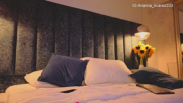 Snapshot of Ariannaa_Suarez1 chatting on 10/24/25, 07:32 Ariannaa Suarez1 online show from 10/24/25, 07:32