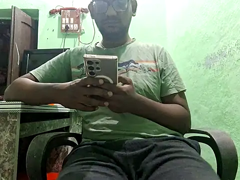 wildfun  online show from 12/05/25, 08:34