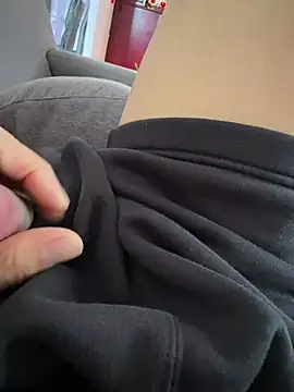 Tuyen8679 online show from 02/25/26, 11:47