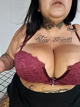 Snapshot of turbinada301 chatting on 12/01/25, 05:18 turbinada301 online show from 12/01/25, 05:18