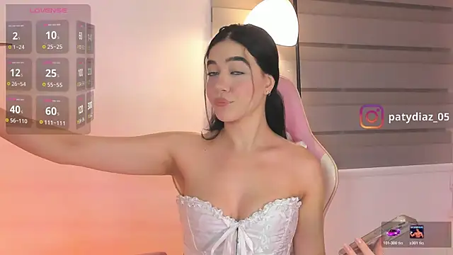 MiiaParker6972 online show from 05/18/26, 11:54