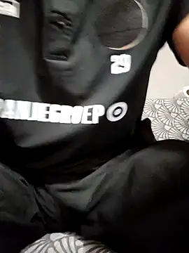 Snapshot of tajemniczy199 chatting on 10/20/25, 10:43 tajemniczy199 online show from 10/20/25, 10:43