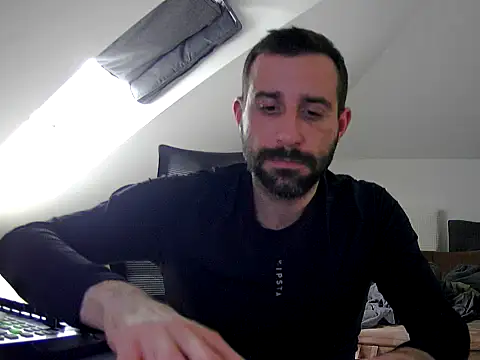 gryzoon online show from 10/05/25, 02:15