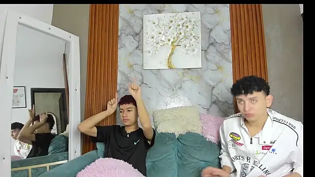 Snapshot of KING_OFF_BOYS chatting on 06/09/26, 02:06 KING OFF BOYS online show from 06/09/26, 02:06